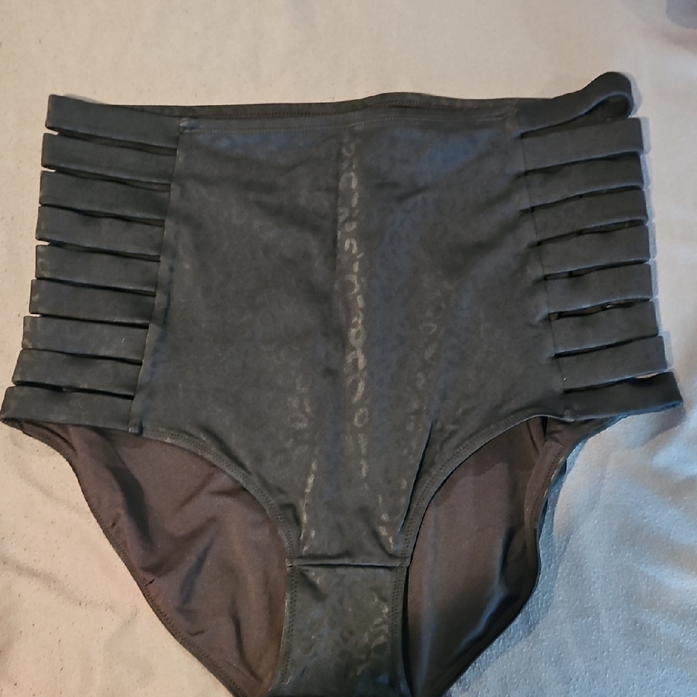 Kiava high-waisted bikini bottoms (never worn)
